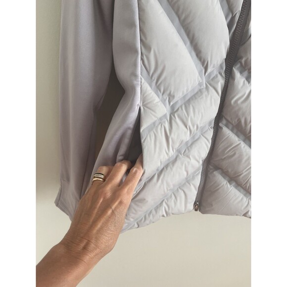 Athleta Inlet Down Puffer Jacket L Purple Lightweight Quilted Hood Outdoor - Picture 11 of 16